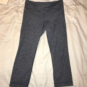 Under Armour Cropped Leggings